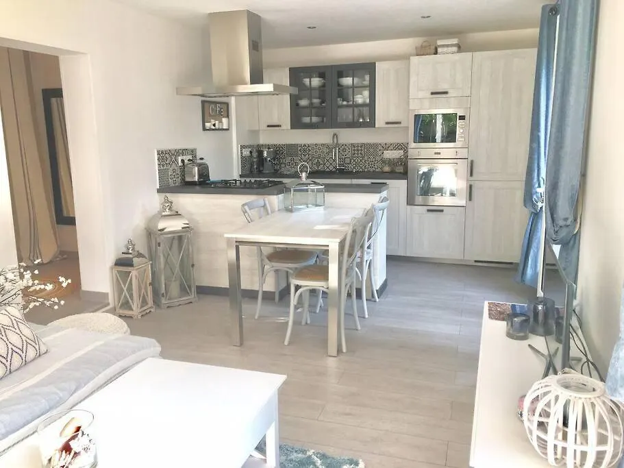 Cap D'Antibes 50M From The Beach 3 Bedrooms/Pool Villa